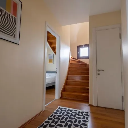 Duplex With Stunning Sea View, 3br, 2ba *