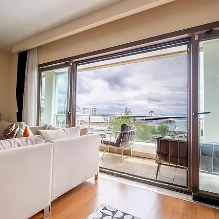 Duplex With Stunning Sea View, 3br, 2ba 이스탄불